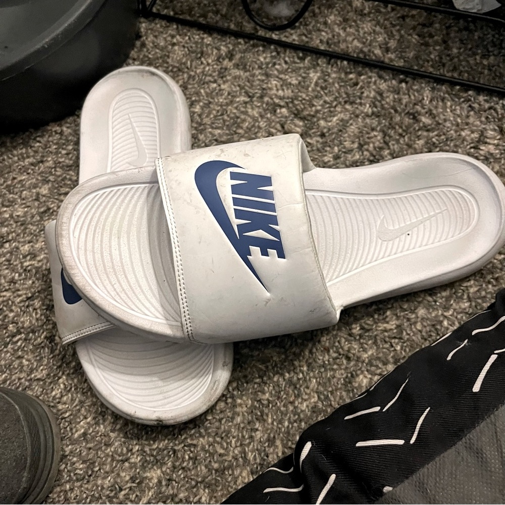 Men’s NIKE slides